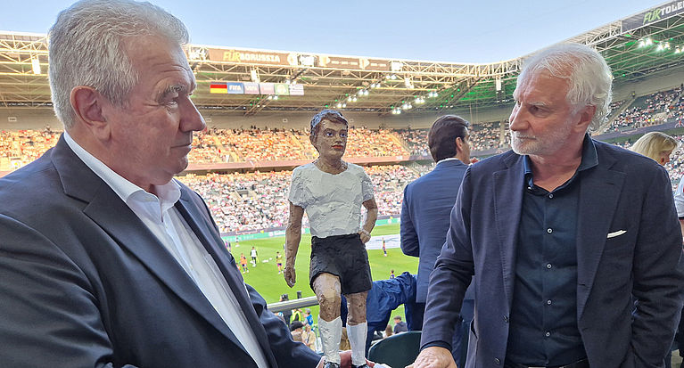 Kunst unterstützt Fußballbasis: Chancen für Fußballvereine in NRW