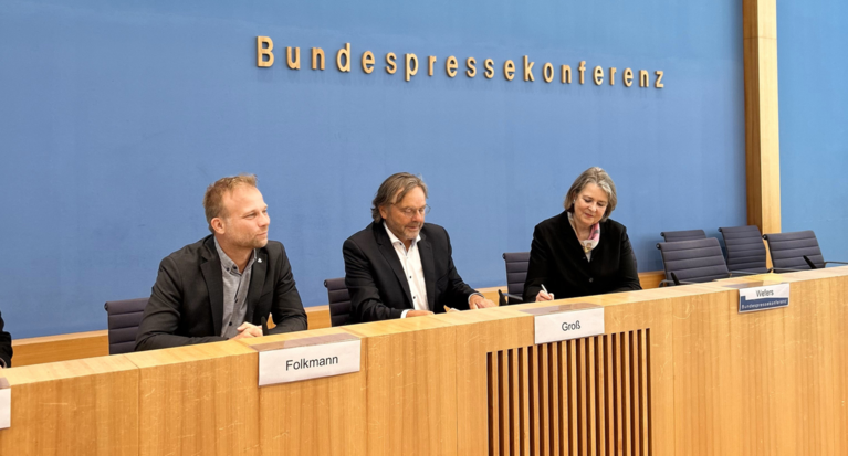 dsj: Bundespressekonferenz zum Rechtsanspruch auf Gesellschaftsjahr