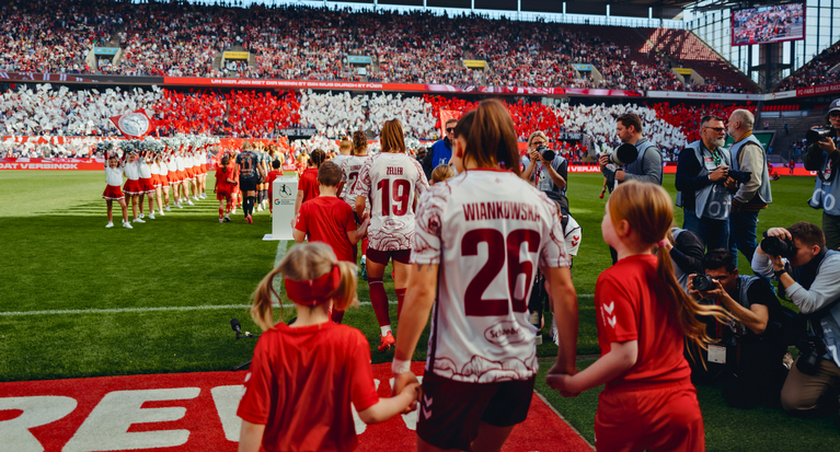 Programm beim Highlightspiel der FC-Frauen
