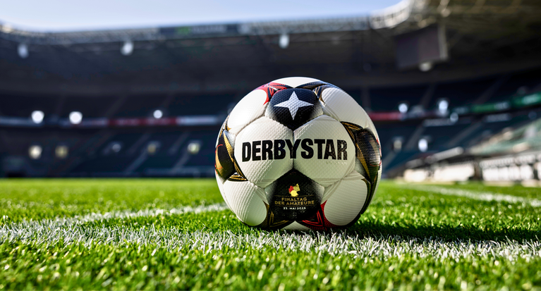 Individuelles Balldesign für den elften Finaltag der Amateure