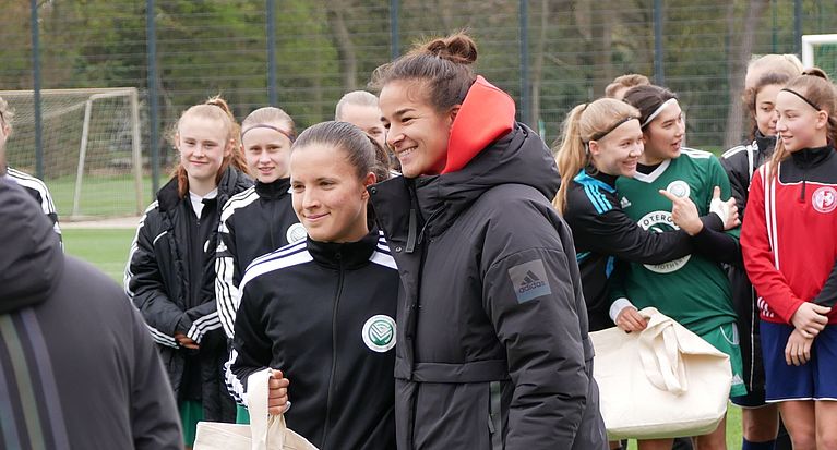 Fritz-Walter-Medaille: FVM-Talent Estrella Merino Gonzalez erhält Silber!