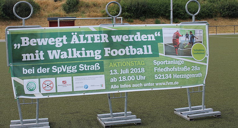 Zweiter Walking Football-Aktionstag: Fußball im Schritttempo zum Ausprobieren