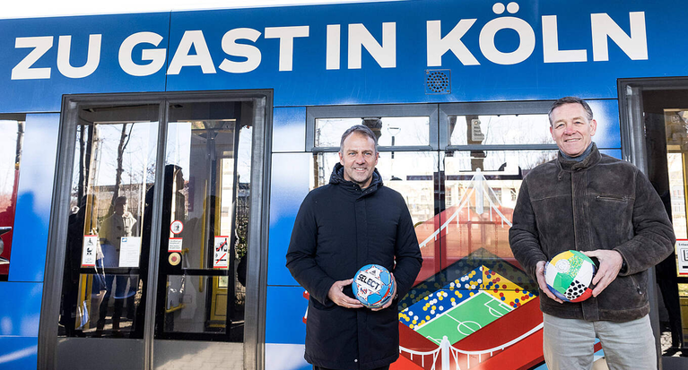 Vorfreude auf EURO 2024: Kölner Straßenbahn im EM-Design
