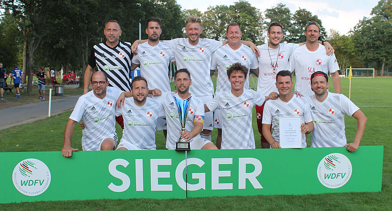 2 Meister und viel Freude bei der Westdeutschen Ü-Fußball-Runde