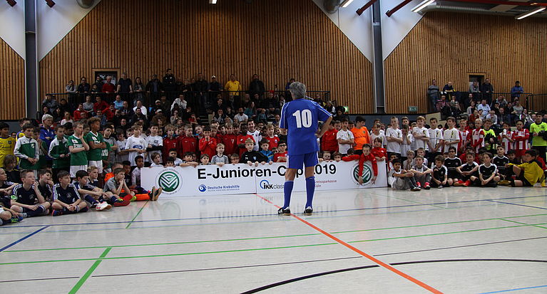 1. Jugend-Fußball-Schule Köln gewinnt E-Cup 