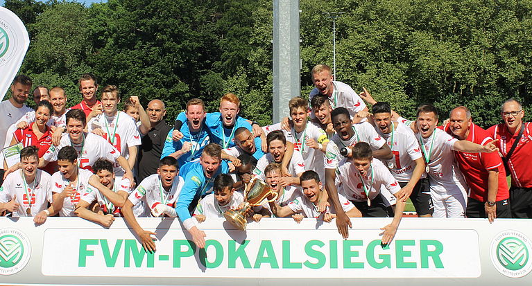 FVM-Pokalfinals der B-/C-/D-Junioren: 1. FC Köln und FC Hennef 05 jubeln
