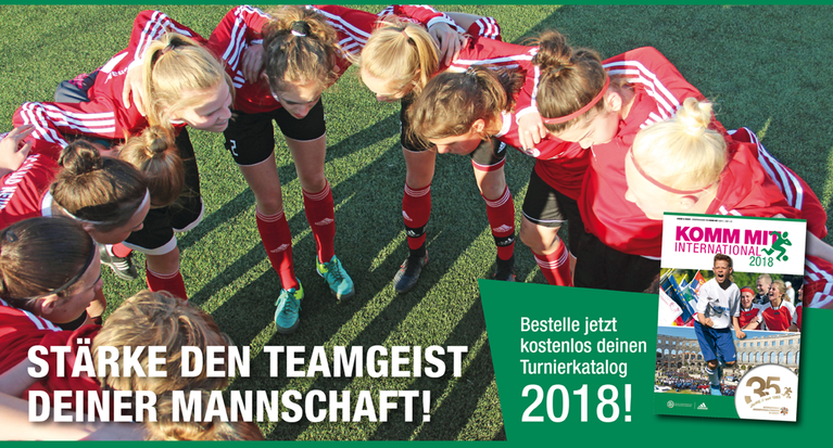 International kicken & neue Trikots erhalten