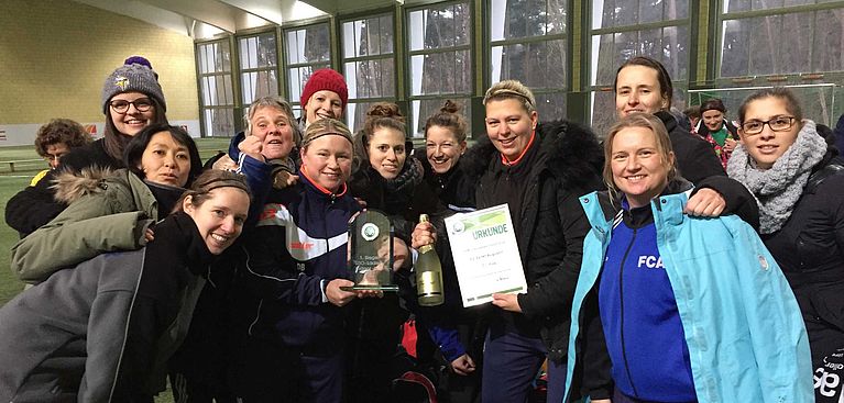 FC Sankt Augustin gewinnt Ü30-Ladies-Indoor-Cup