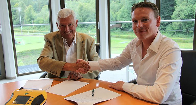 Herzenssache: Defib Deutschland und der FVM verlängern Partnerschaft