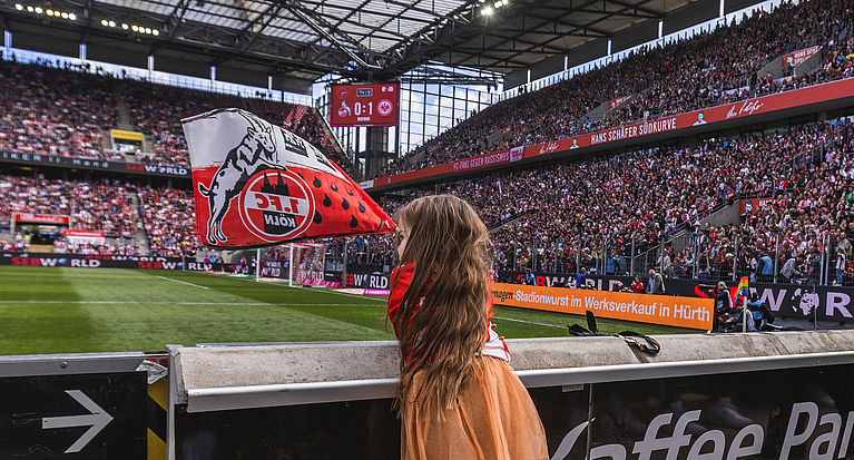 Rekord geknackt: 38.365 Fans im RheinEnergieStadion