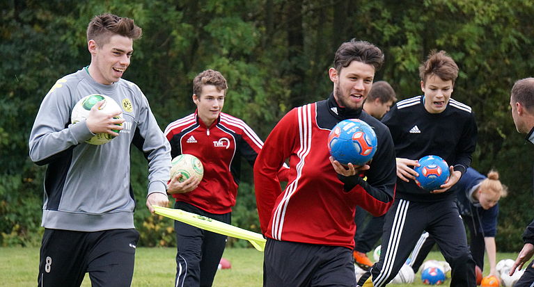 Trainingscamp: Fußball trifft Handwerk: Ausbildung – Bewerbung - Coaching
