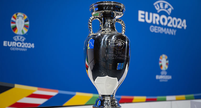 UEFA EURO 2024: Hol die Trophäe in dein Vereinsheim!