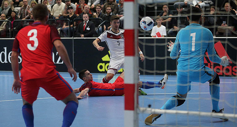 Futsal-Nationalmannschaft: Fredel trifft beim 3:3 gegen England