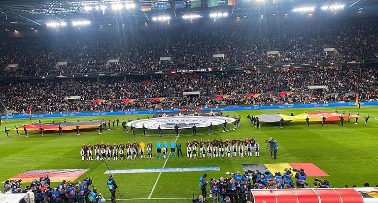 Länderspiel in Köln: Atmosphäre bestens, Ergebnis ausbaufähig