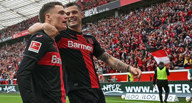 Erstmals Deutscher Meister: Bayer 04 Leverkusen holt Meisterschale an den Mittelrhein